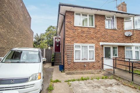 2 bedroom flat for sale, Rochford Road, Southend-on-Sea SS2