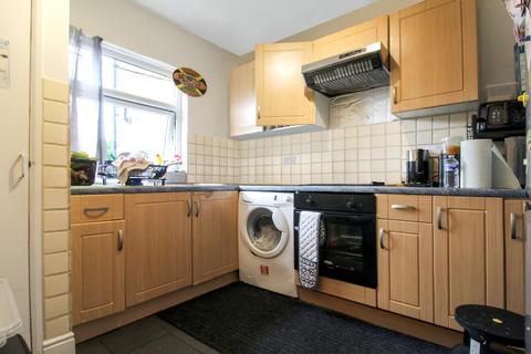 2 bedroom apartment for sale, High Road, Broxbourne