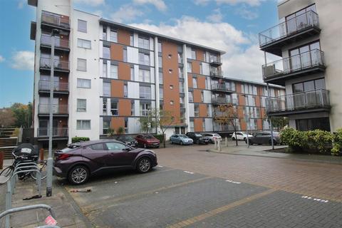 2 bedroom apartment for sale, Commonwealth Drive, Crawley