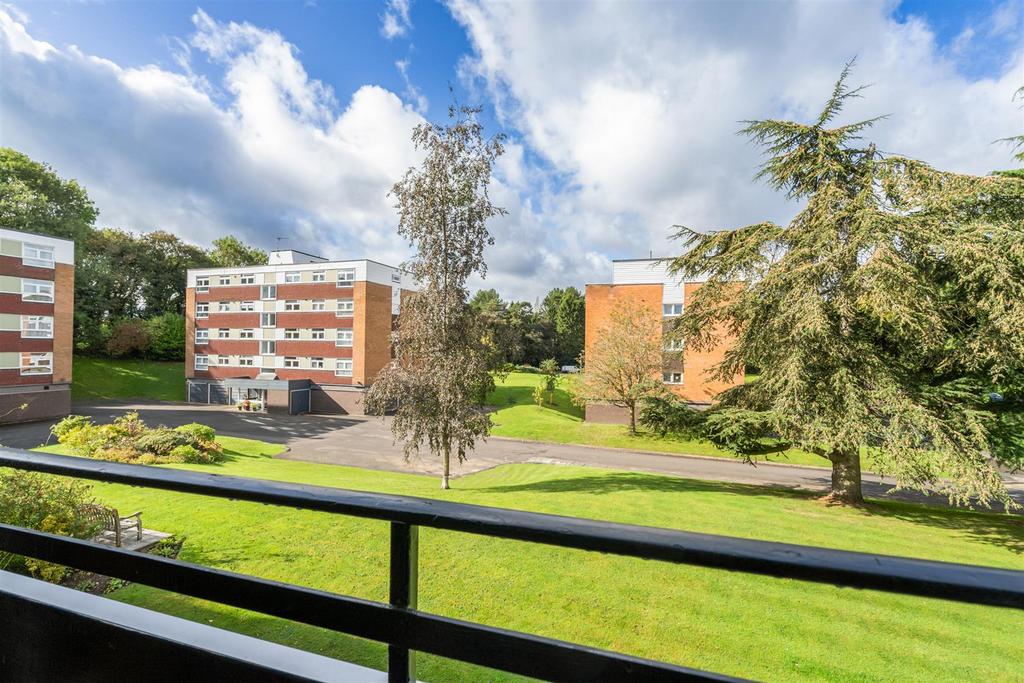 Riverside Drive, Solihull 3 bed apartment for sale £350,000