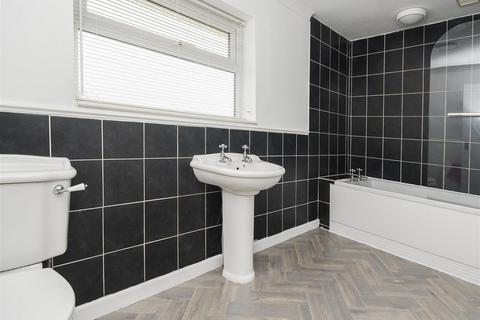 28 Jenks Road, Wombourne, Wolverhampton, WV5 0BL