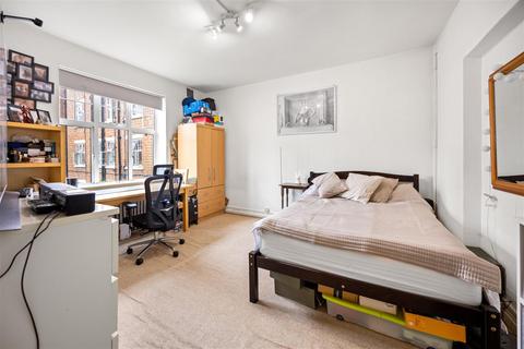 Studio for sale, Belsize Grove, Belsize Park NW3