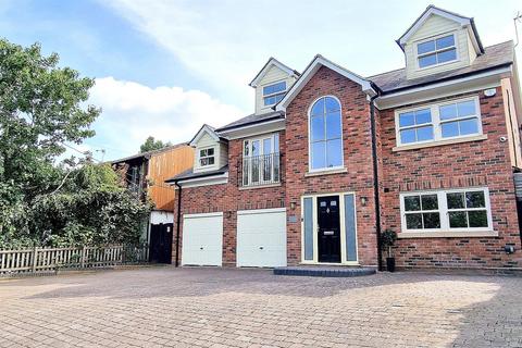 Riffhams Lane, Danbury