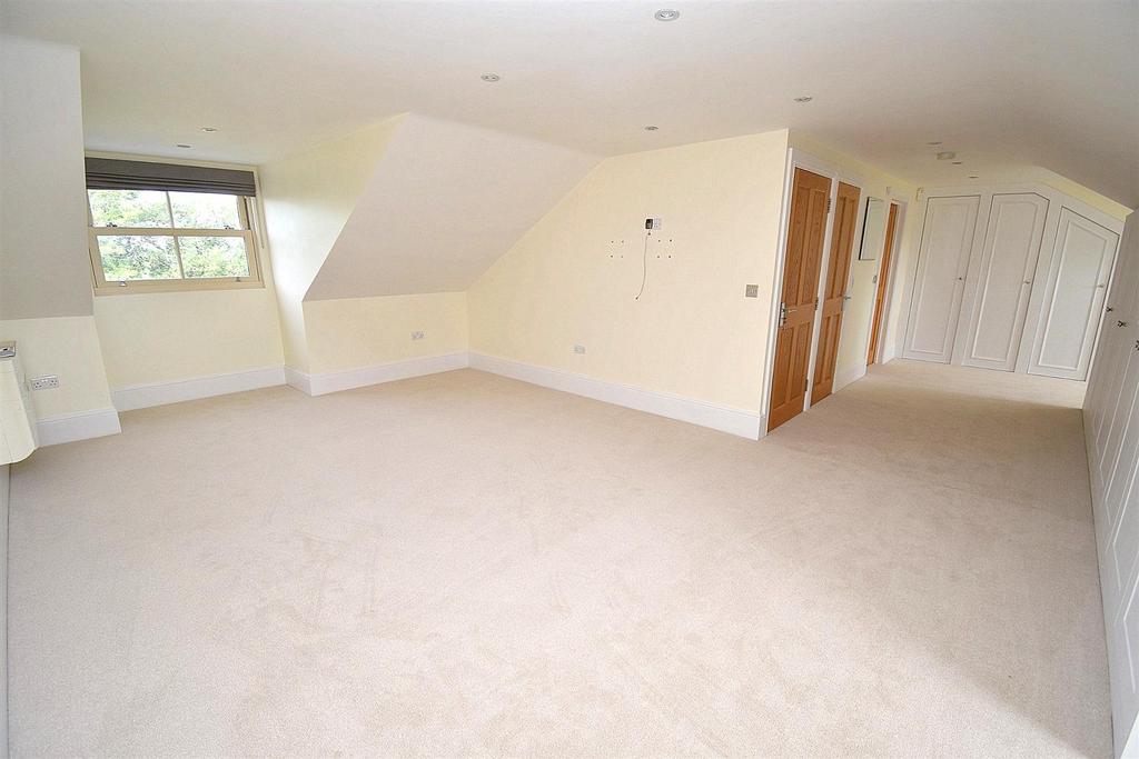 Master bedroom  1.jpg