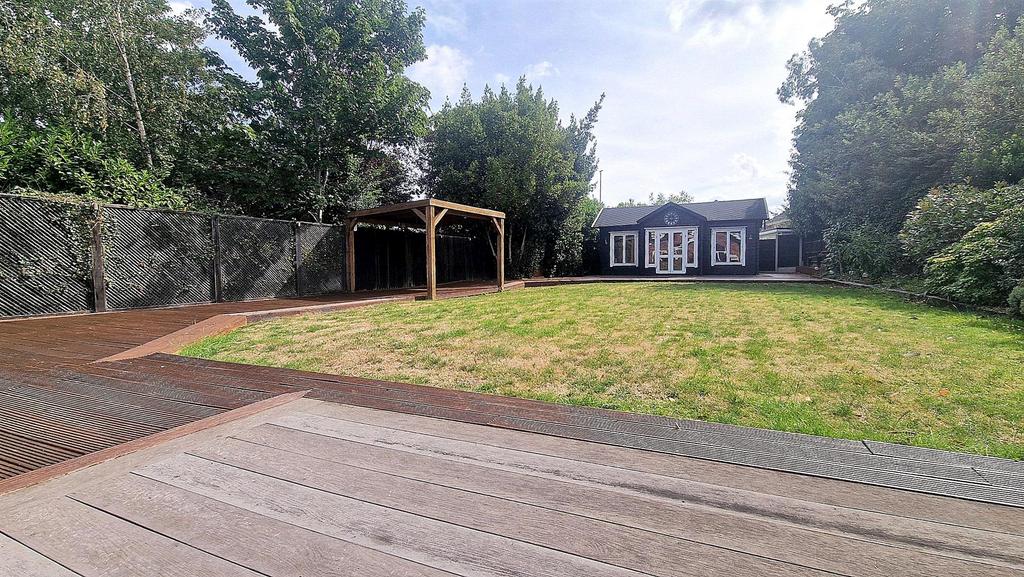 GARDEN 3.jpg