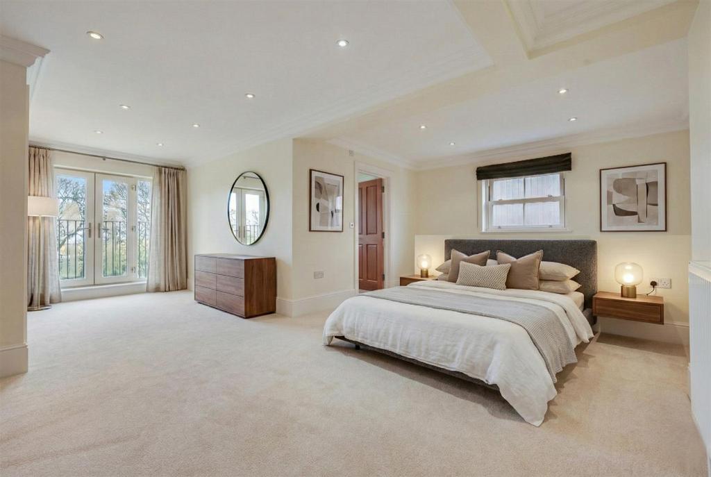 Bedroom....jpg