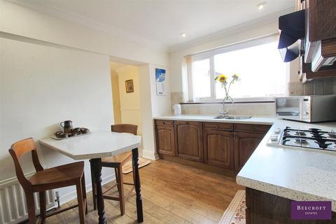 24 Bishops Way, Monk Bretton, Barnsley, S71 2HW