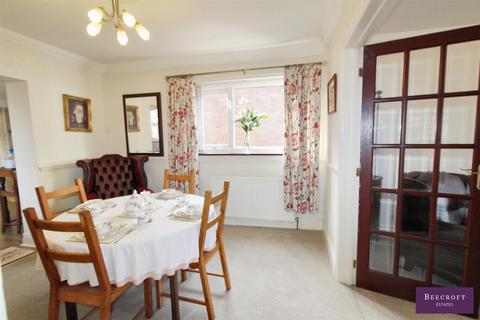 24 Bishops Way, Monk Bretton, Barnsley, S71 2HW