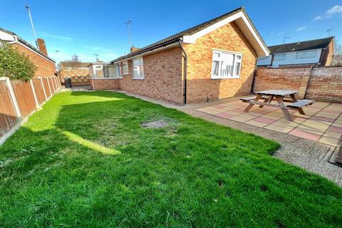 2 bedroom bungalow for sale, Pippins Road, Burnham-on-Crouch