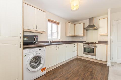 2 bedroom apartment to rent, College Close, Loughton