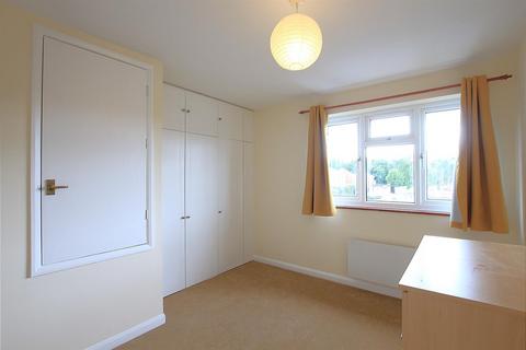 2 bedroom terraced house to rent, Heathlands Way, Hounslow TW4