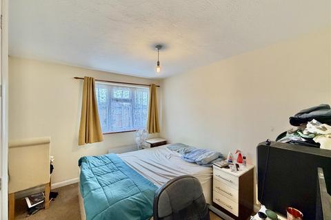 undefined, Heathlands Way, Hounslow TW4