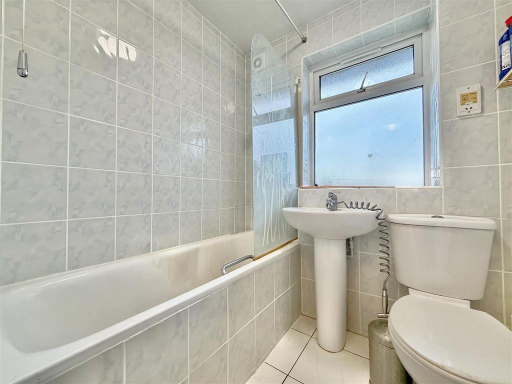 Family Bathroom/ WC