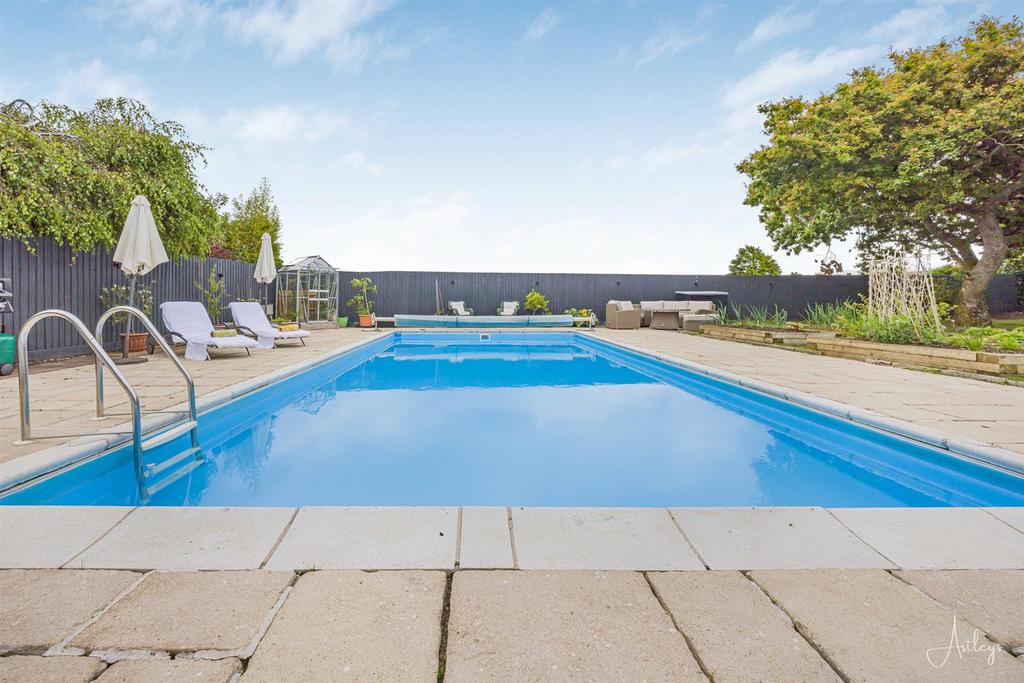 Outdoor Heated Swimming Pool