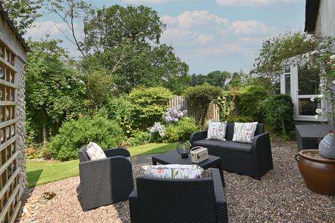 Longmeadow Baslow Road, Ashford In The Water, Bakewell, DE45 1QA