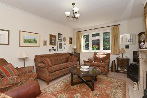 Longmeadow Baslow Road, Ashford In The Water, Bakewell, DE45 1QA
