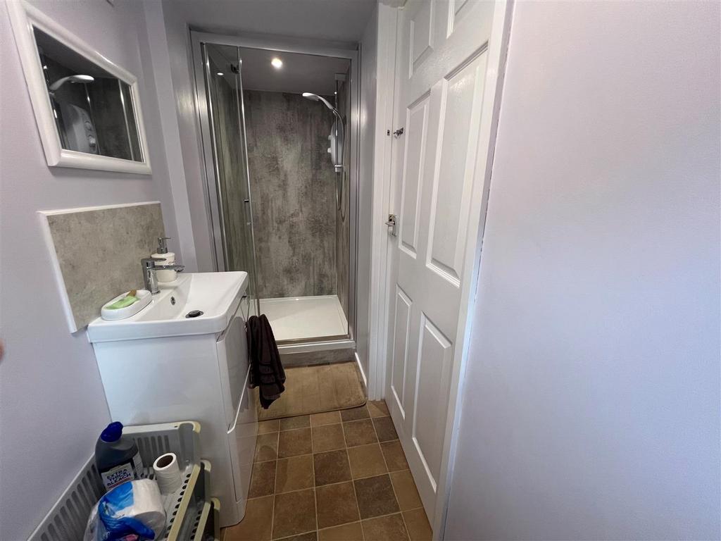 Shower Room.jpg