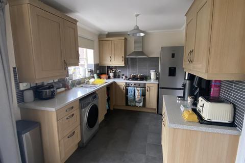 3 bedroom terraced house to rent, Saxmundham