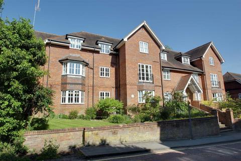 2 bedroom apartment to rent, Chesham Road, Berkhamsted