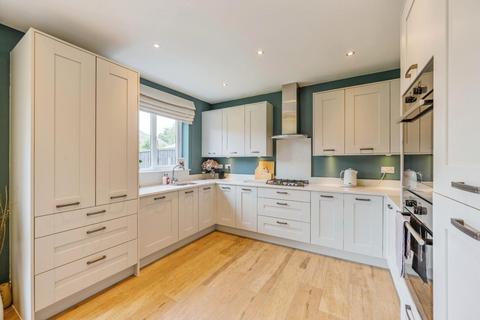 1 Armitage Close, Amington, Tamworth, B77 4FZ