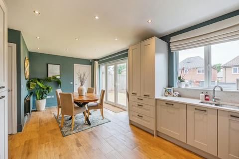 1 Armitage Close, Amington, Tamworth, B77 4FZ