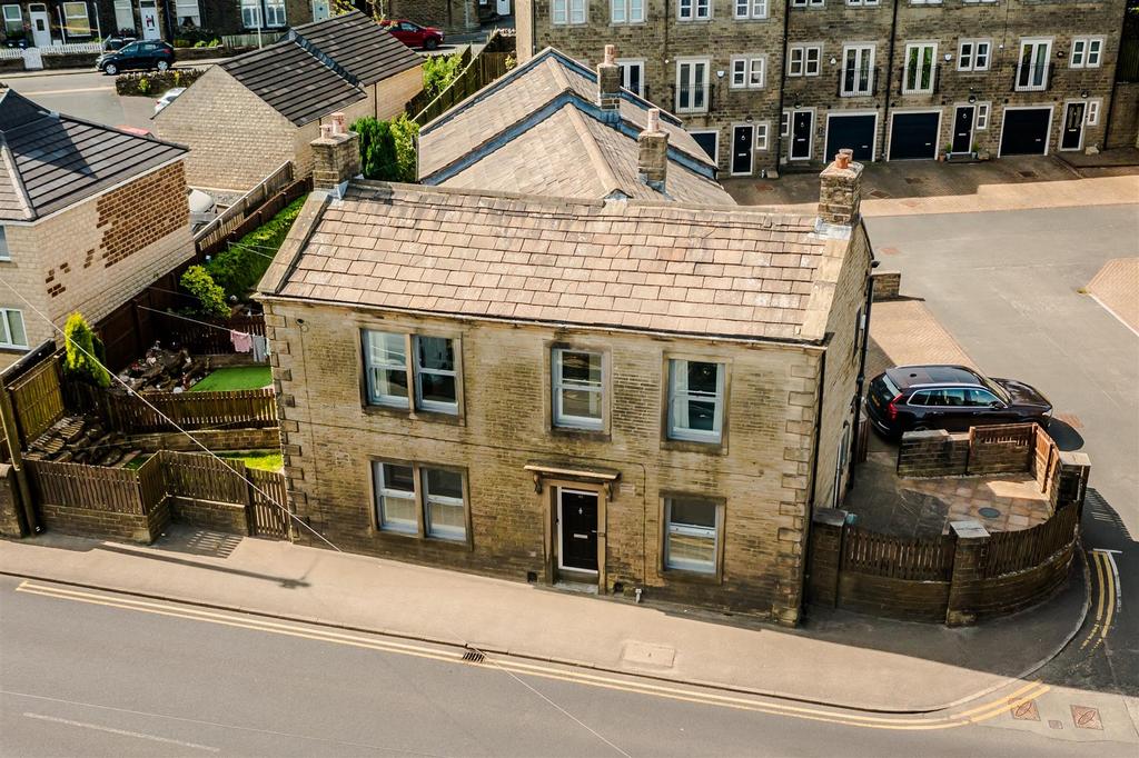 Brighouse & Denholme Road, Bradford BD13 3 bed semidetached house for