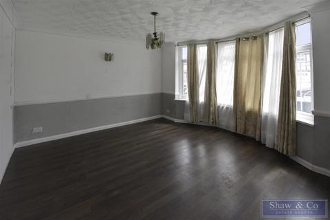 3 bedroom semi-detached house for sale, The Crossways, Hounslow TW5