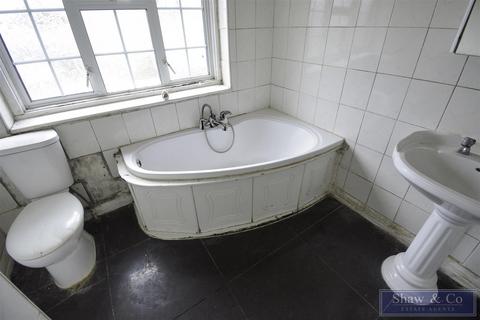 2 The Crossways, Hounslow, TW5 0JL