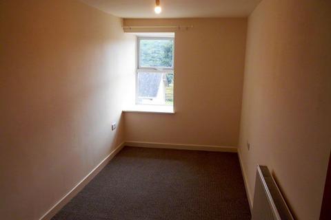 3 bedroom terraced house to rent, Elwy House, Waunfawr, Caernarfon