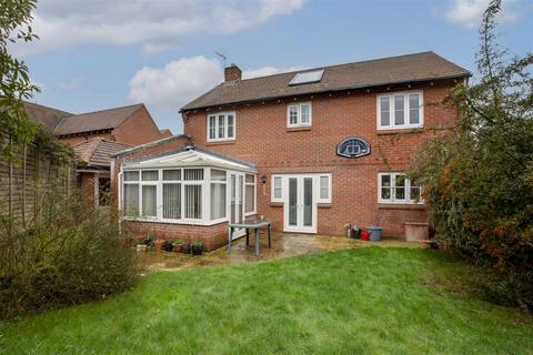 4 bedroom detached house for sale, Wellesbourne Crescent, High Wycombe HP13