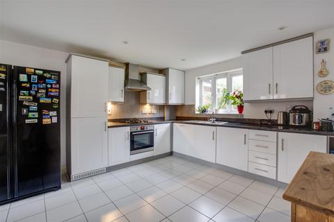 4 bedroom detached house for sale, Wellesbourne Crescent, High Wycombe HP13