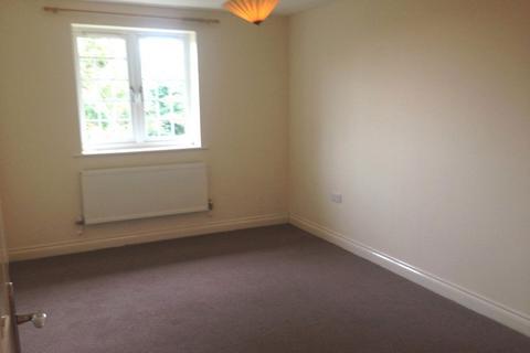 2 bedroom flat to rent, Mill Place, Battle