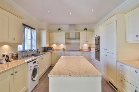 3 bedroom penthouse for sale, 34 The Avenue, Branksome Park, Poole