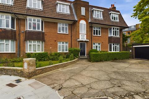 2 bedroom flat to rent, Kelvin Drive, St Margarets village