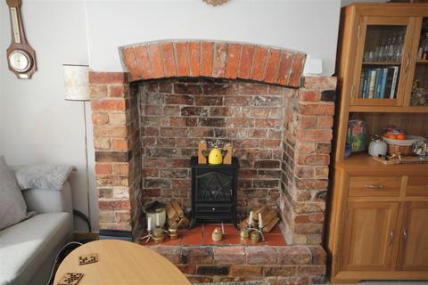 2 bedroom terraced house for sale, York Street, Dunnington, York YO19 5PN