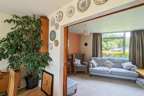 29 Lambardes, New Ash Green, Longfield, DA3 8HX