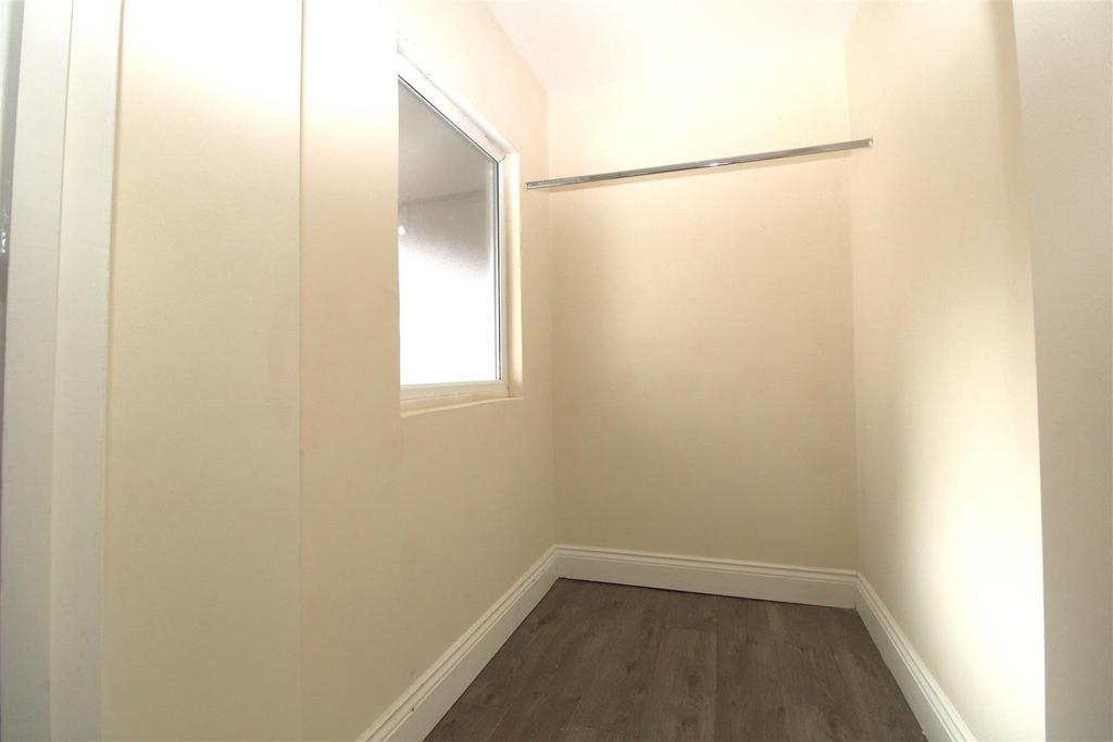 Walk in wardrobe.JPG