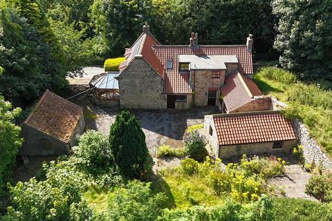 3 bedroom detached house for sale, Castlegate, East Ayton, Scarborough