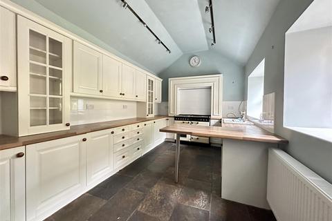 Ivy Cottage Castlegate, East Ayton, Scarborough, YO13 9EJ