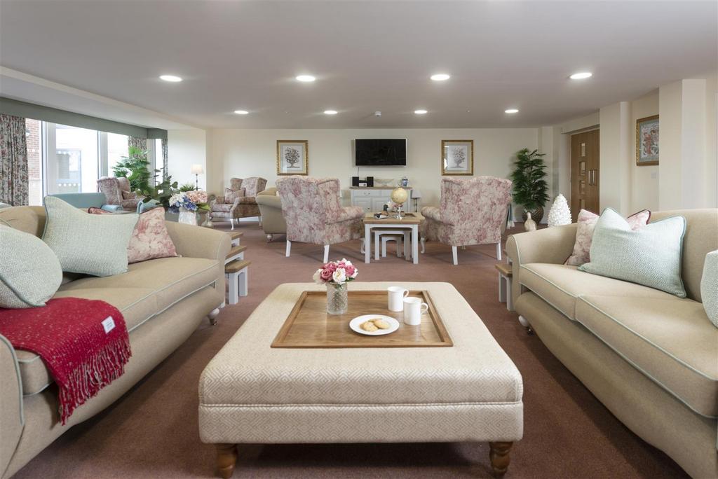 Homeowners Lounge Harvard Place .jpg