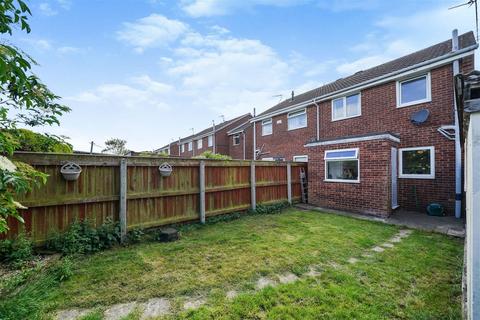 2 bedroom semi-detached house for sale, Ullswater Drive, Hull