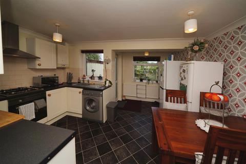 2 bedroom semi-detached house for sale, Ullswater Drive, Hull