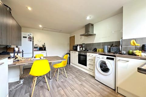 2 bedroom property for sale, Valley Road, Scarborough