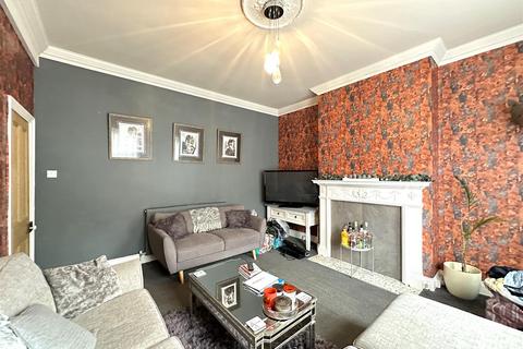 2 bedroom flat for sale, Valley Road, Scarborough