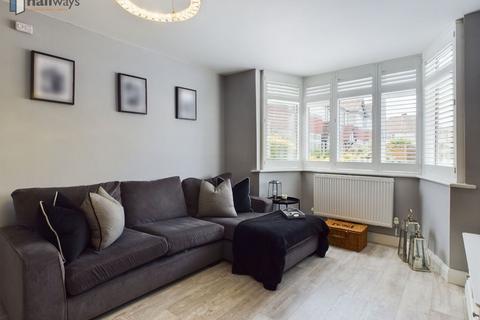12 Mill Close, Carshalton, SM5 2NE