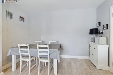 12 Mill Close, Carshalton, SM5 2NE