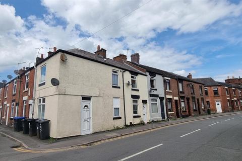 1 bedroom end of terrace house to rent, Angle Street, Leek