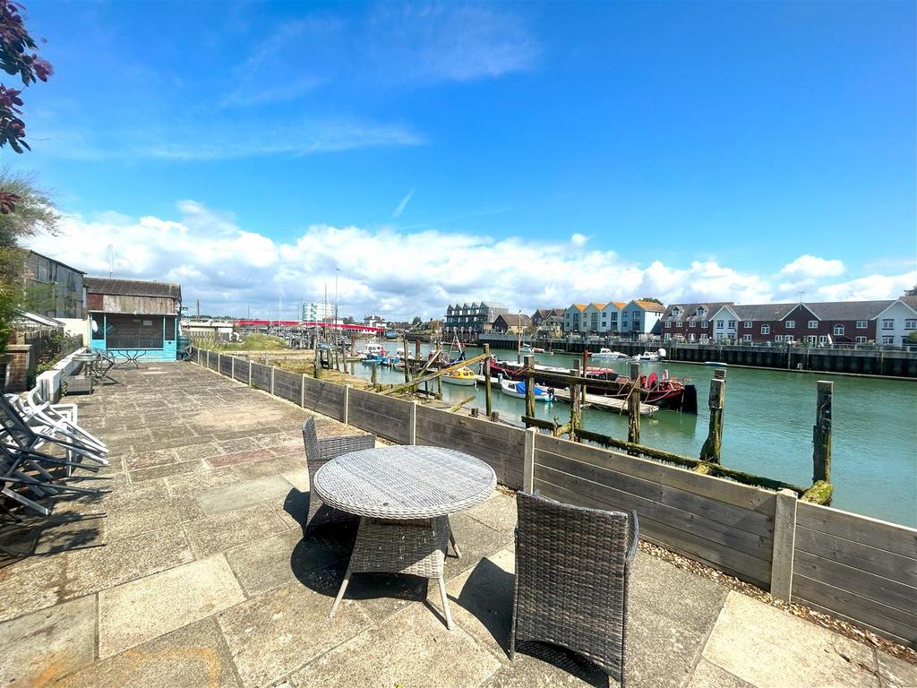 Rope Walk, Littlehampton 1 bed semidetached bungalow for sale £195,000