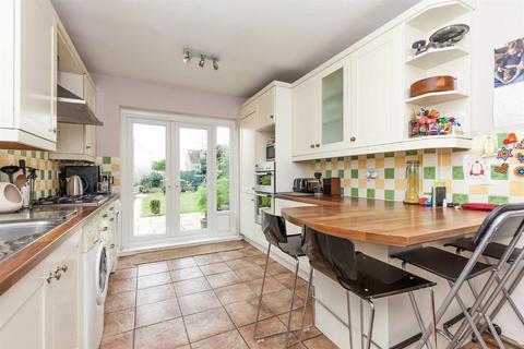 4 bedroom detached house to rent, New Road, Woodstock OX20