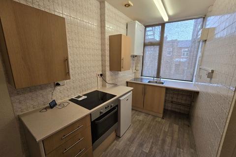 Studio to rent, Fosse Road South, Leicester